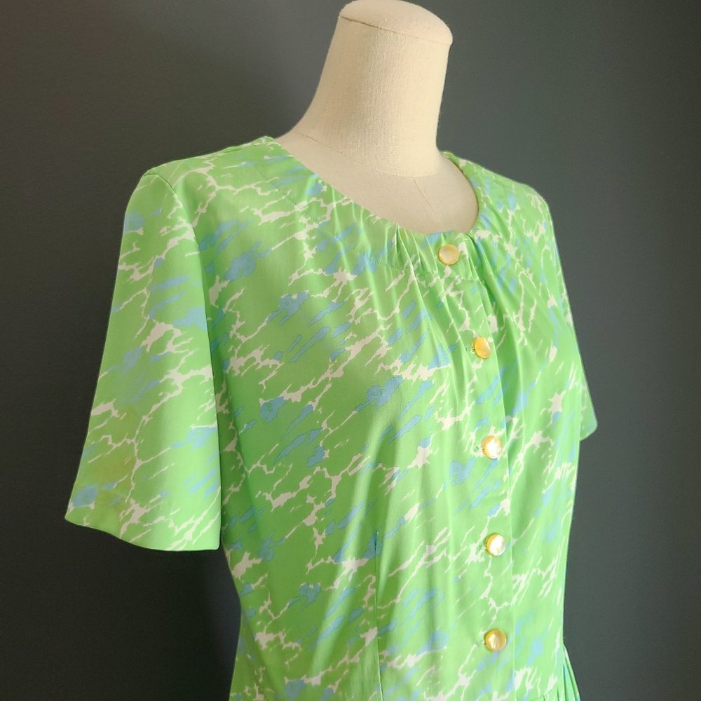 40's/50's Green Nylon Shirt Dress - image 4